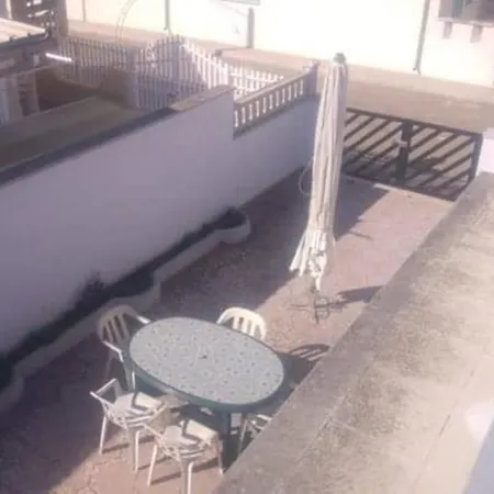 Cosimo Semesterbostad Lido Marini